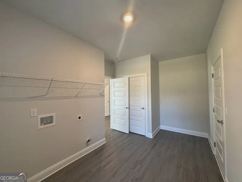 Spacious, unfurnished interior of a new home in Tuscany Hills, Douglasville (Image 16).