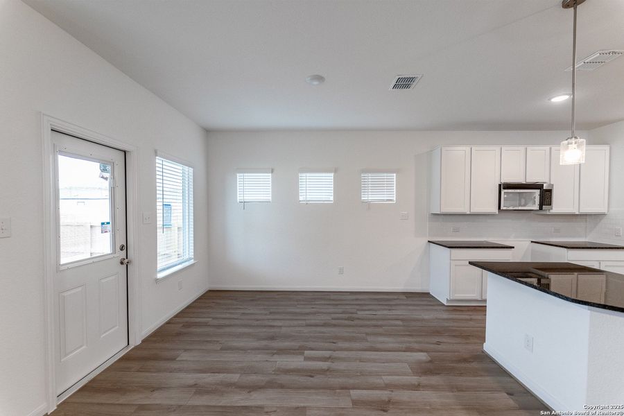 Spacious, unfurnished interior of a new home in Mesa Vista, Von Ormy (Image 15).