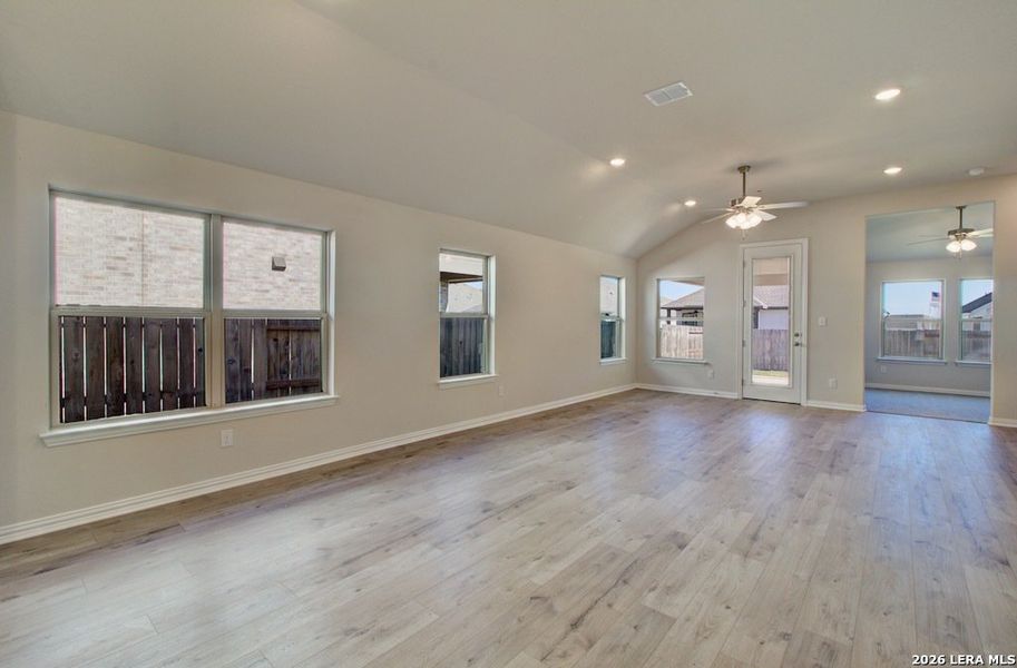 Spacious, unfurnished interior of a new home in Meyer Ranch – Premier, New Braunfels (Image 12).