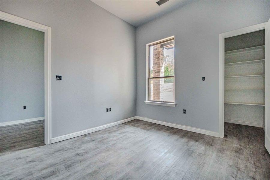 Spacious, unfurnished interior of a new home in , Granbury (Image 21).
