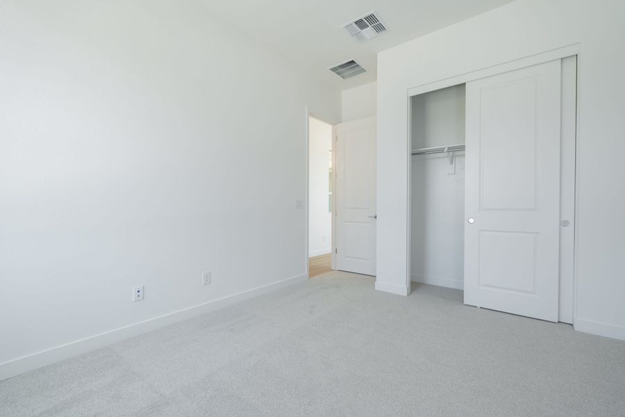 Spacious, unfurnished interior of a new home in Soleo, San Tan Valley (Image 15).