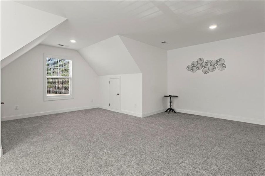 Spacious, unfurnished interior of a new home in Dorsett Bridge, Douglasville (Image 21).