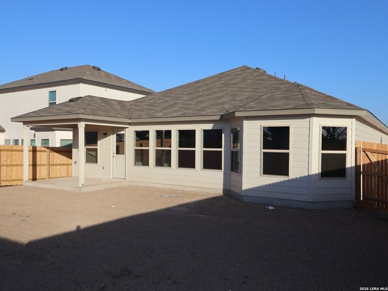 Exterior details and patio area of a home in Cinco Lakes, San Antonio (Image 4).
