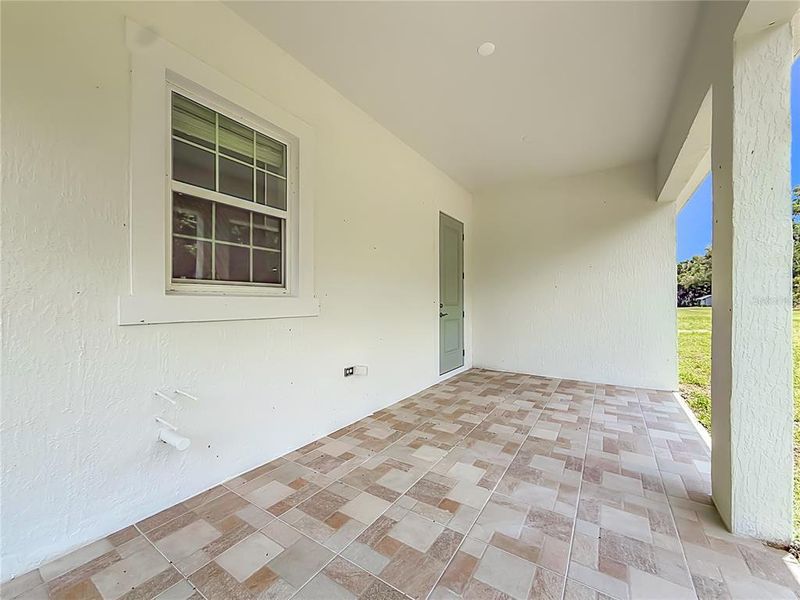 Exterior details and patio area of a home in , Ocala (Image 4). Exterior details and patio area of a home in , Ocala (Image 4).