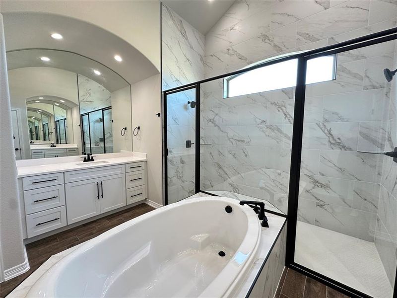 Furnished interior view inside a new home in , Lorena (Image 8).