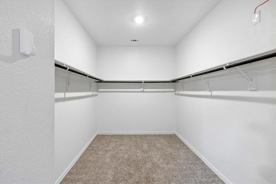 Spacious, unfurnished interior of a new home in Cibolo Hills, Fort Worth (Image 31).