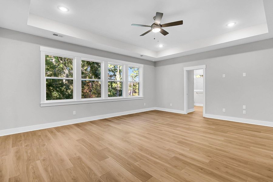 Spacious, unfurnished interior of a new home in Hidden Ponds Reserve, Awendaw (Image 18).