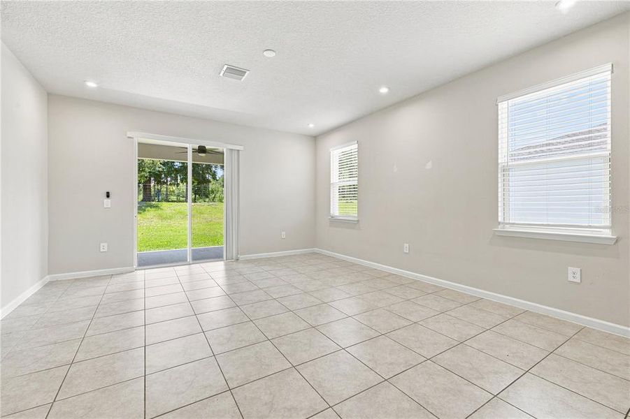 Spacious, unfurnished interior of a new home in , Apopka (Image 34).