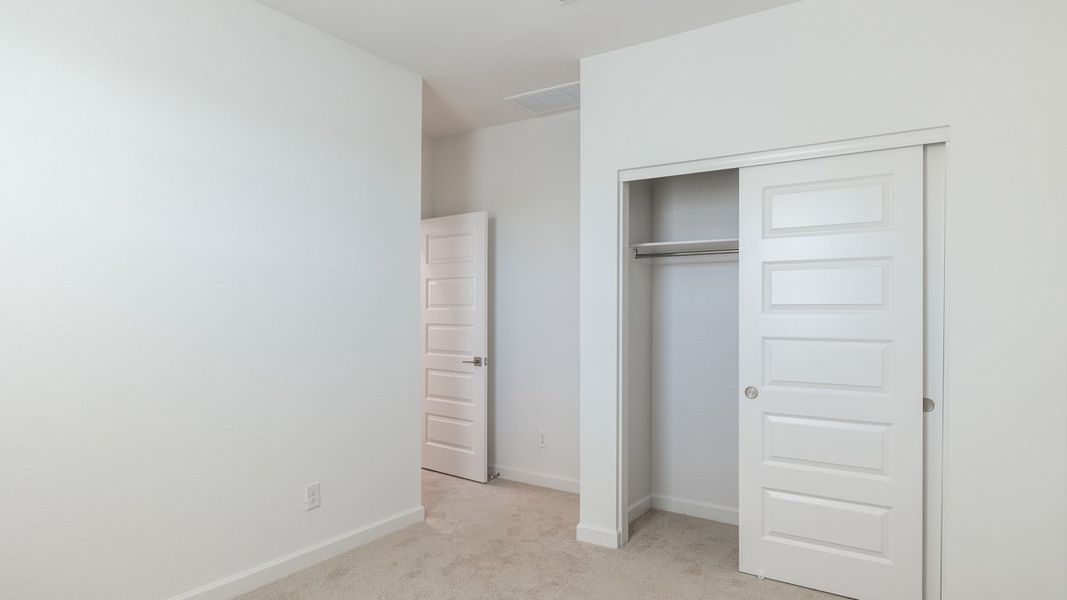 Spacious, unfurnished interior of a new home in Aloravita, Peoria (Image 38).