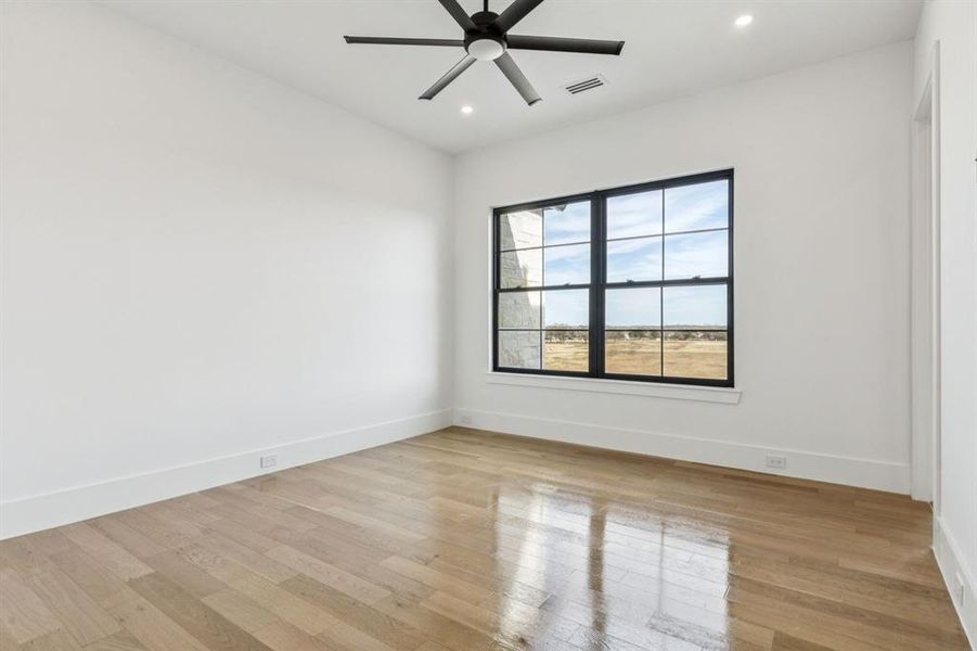 Spacious, unfurnished interior of a new home in , Bartonville (Image 21).