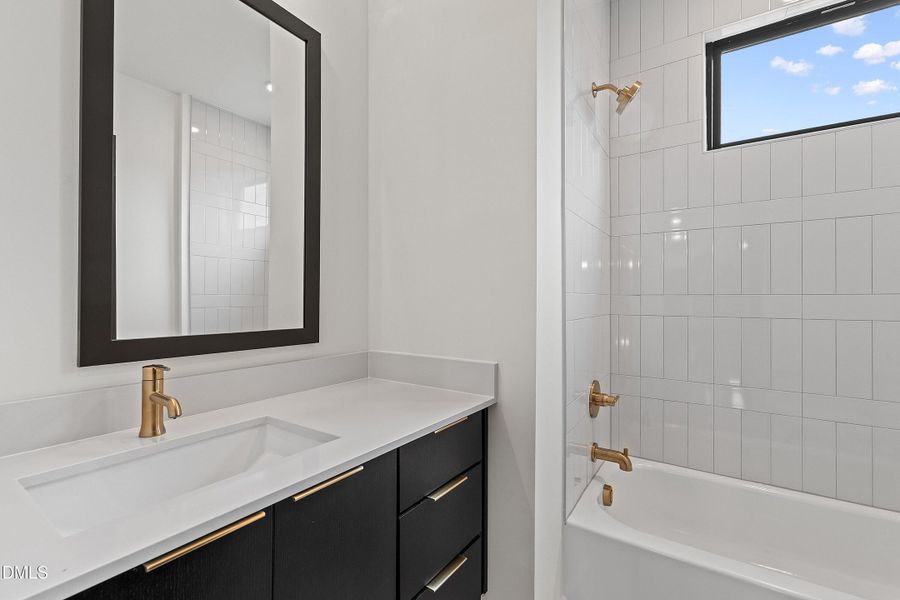 12-512 Gordon St, 305_0982