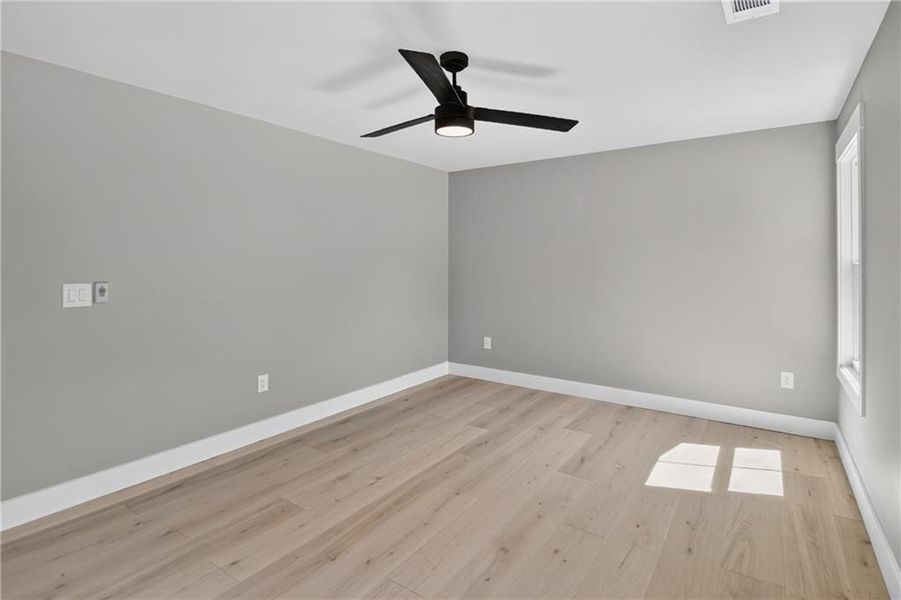 Spacious, unfurnished interior of a new home in , Stone Mountain (Image 132).