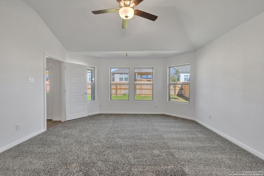 Spacious, unfurnished interior of a new home in Greenspoint Heights, Seguin (Image 29).
