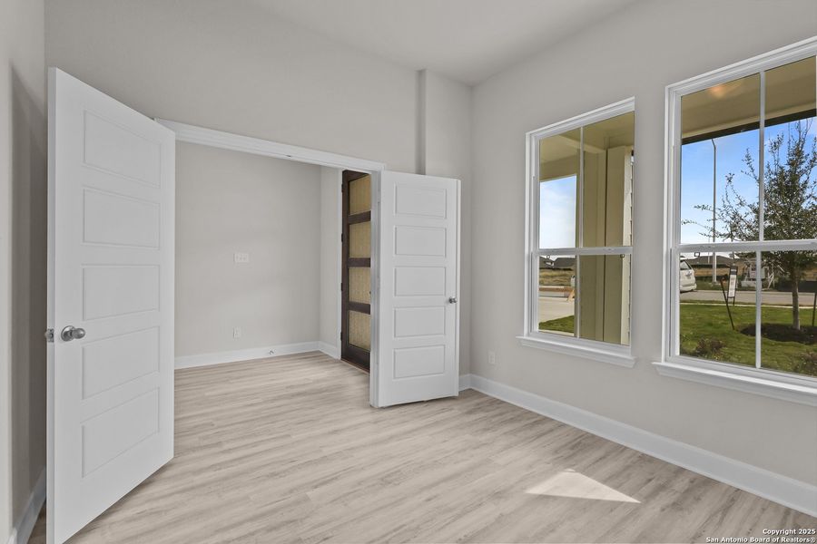 Spacious, unfurnished interior of a new home in Homestead, Schertz (Image 29).