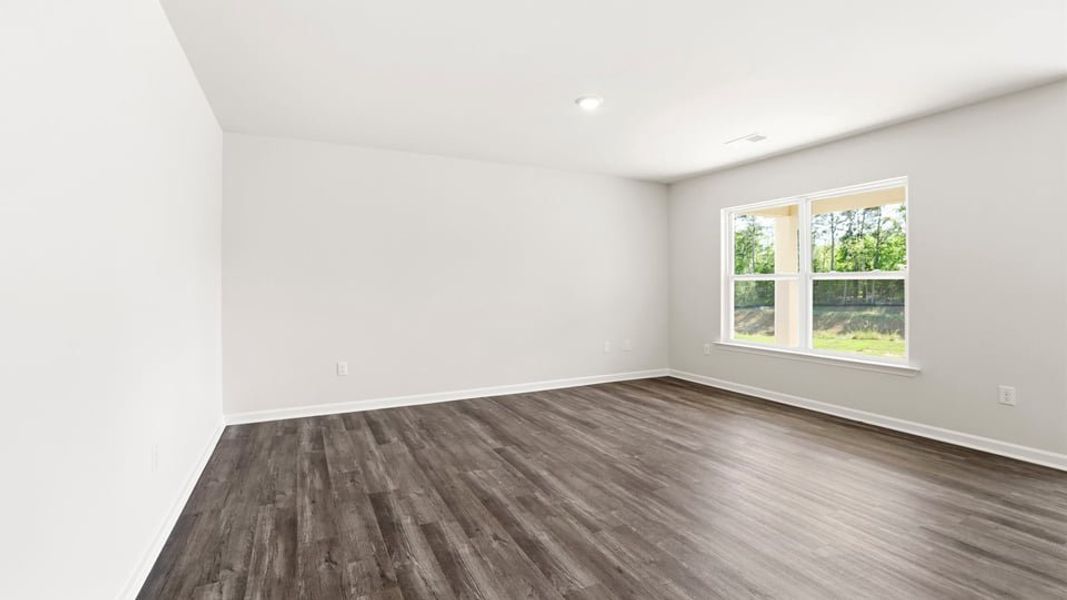 Spacious, unfurnished interior of a new home in Cascade Point, Seneca (Image 11).