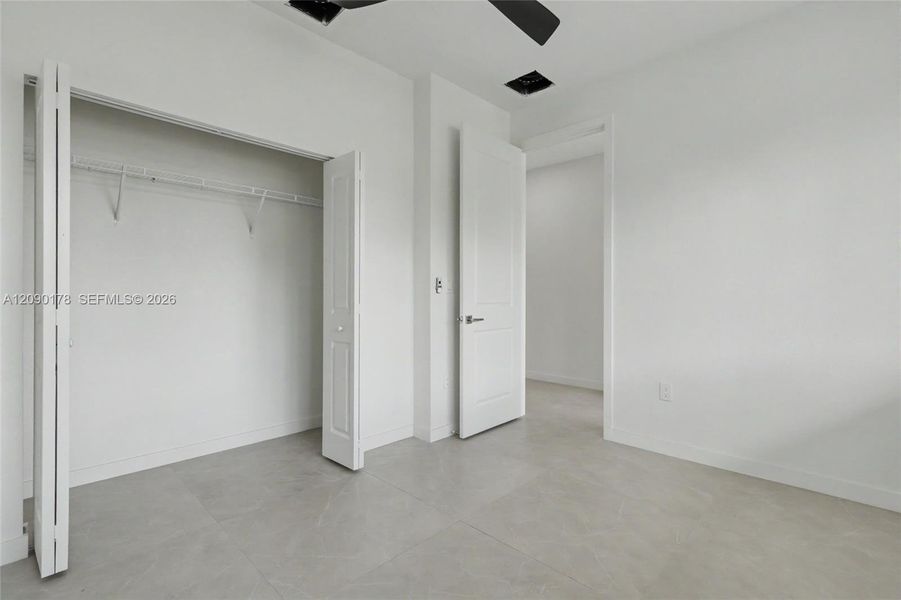 Spacious, unfurnished interior of a new home in , Oakland Park (Image 44).