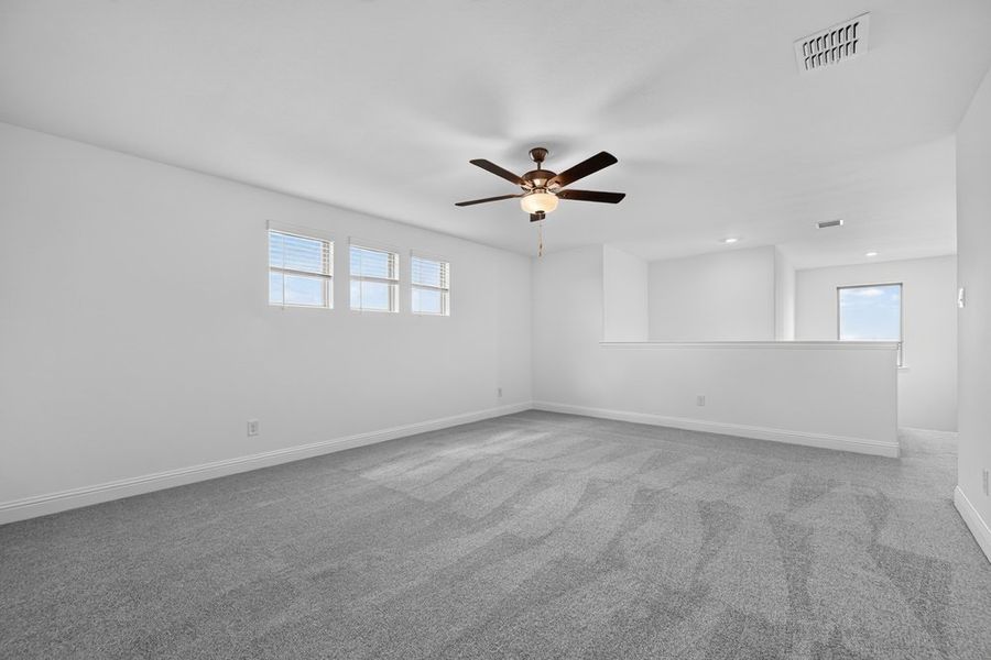 Spacious, unfurnished interior of a new home in Madero 50s, Fort Worth (Image 26).