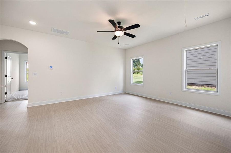 Spacious, unfurnished interior of a new home in , Carrollton (Image 13).