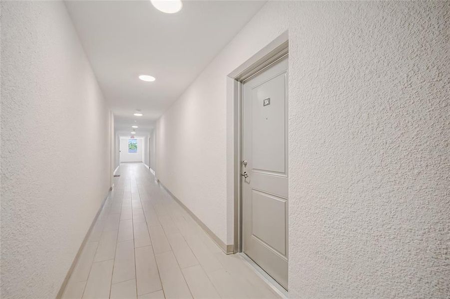 Spacious, unfurnished interior of a new home in , Orlando (Image 18).