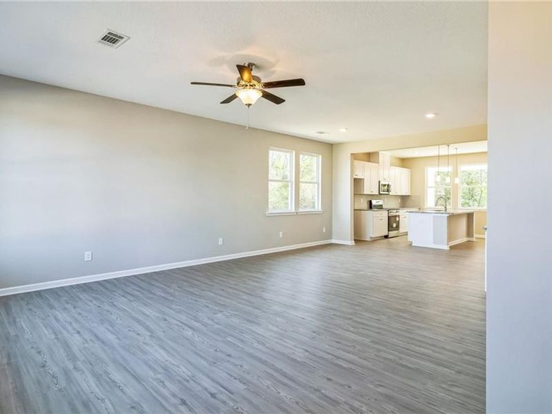 Spacious, unfurnished interior of a new home in Ivy Glen, Perry (Image 13).