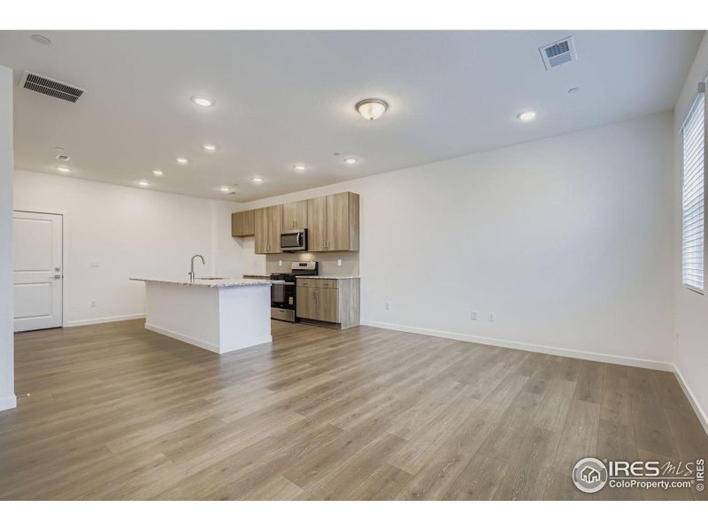 Spacious, unfurnished interior of a new home in , Fort Collins (Image 22).