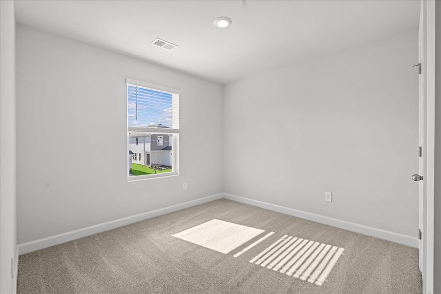 Spacious, unfurnished interior of a new home in Creek Ridge - Heritage Collection, Spartanburg (Image 16).