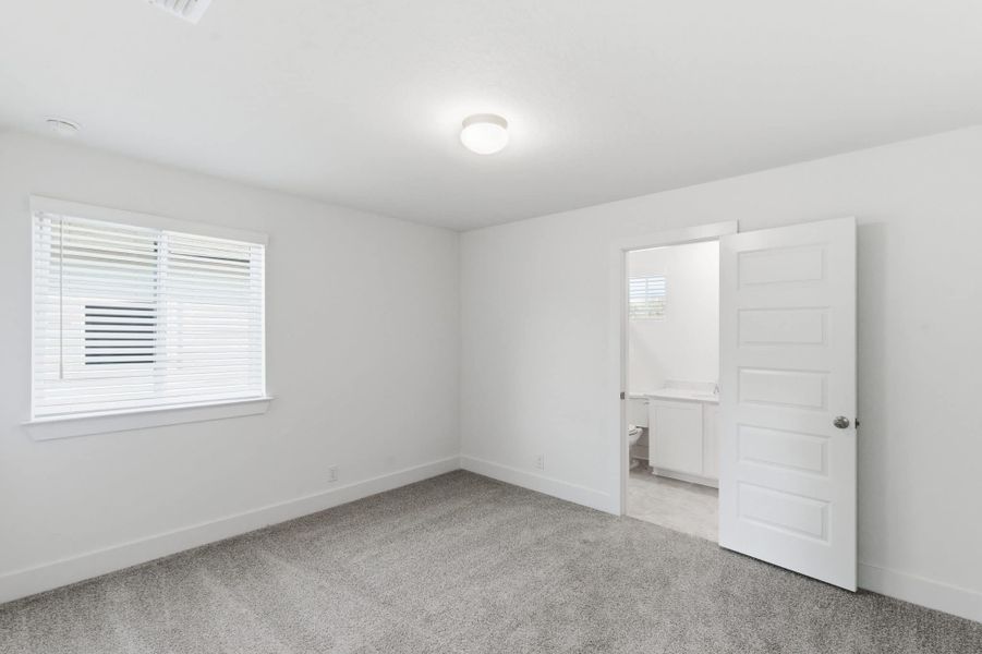 Spacious, unfurnished interior of a new home in Buffalo Crossing, Cibolo (Image 37). Spacious, unfurnished interior of a new home in Buffalo Crossing, Cibolo (Image 37).