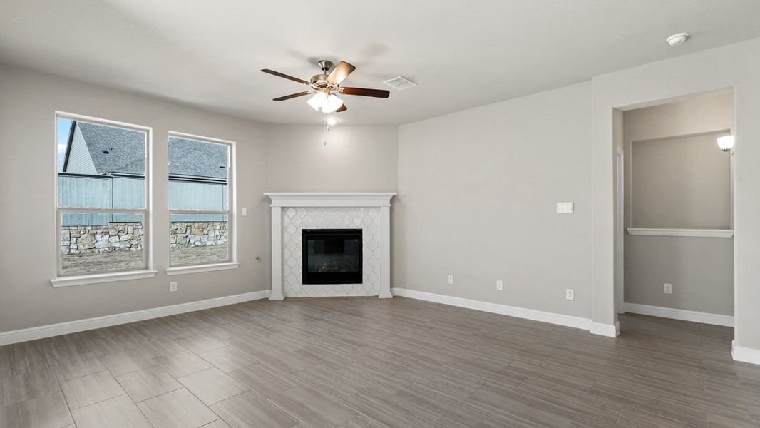 Spacious, unfurnished interior of a new home in Treeline, Justin (Image 14).