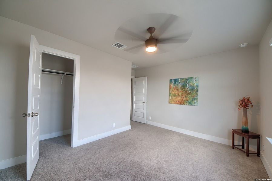 Spacious, unfurnished interior of a new home in Brookstone Creek, San Antonio (Image 29).