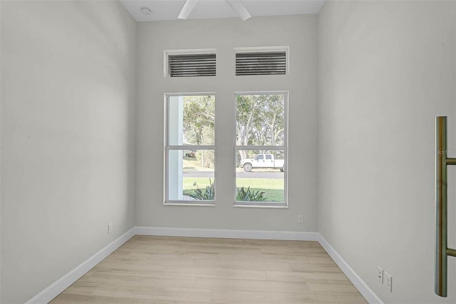 Spacious, unfurnished interior of a new home in , Port Charlotte (Image 18).