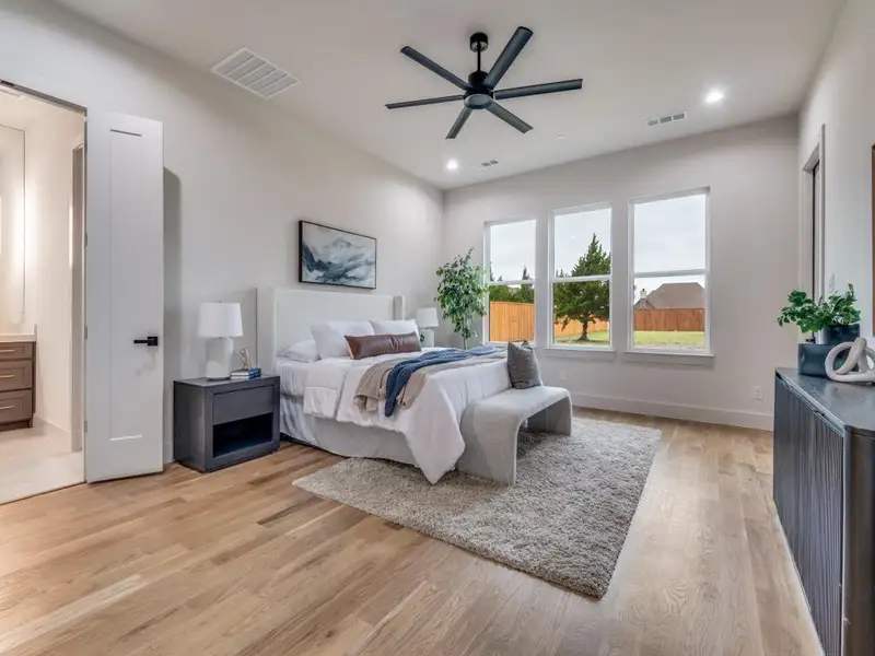 Furnished interior view inside a new home in , Red Oak (Image 10).