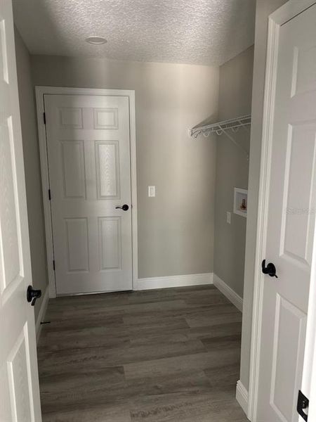 Spacious, unfurnished interior of a new home in , Citrus Springs (Image 29).