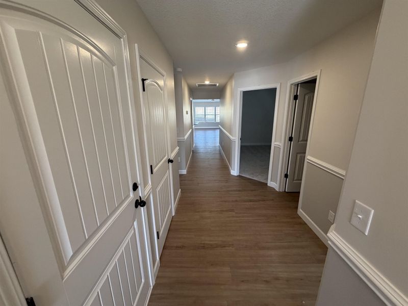 Spacious, unfurnished interior of a new home in Stones Throw, Inman (Image 11).