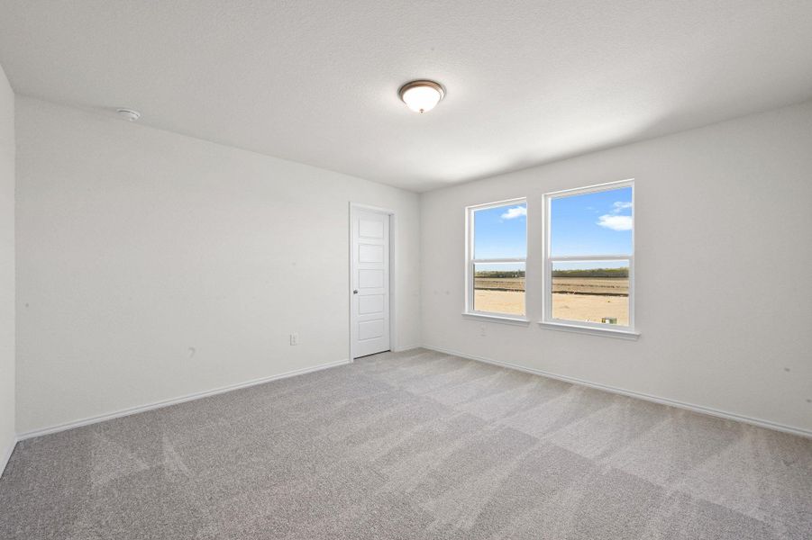 Spacious, unfurnished interior of a new home in Stoney Chase, Del Valle (Image 32).
