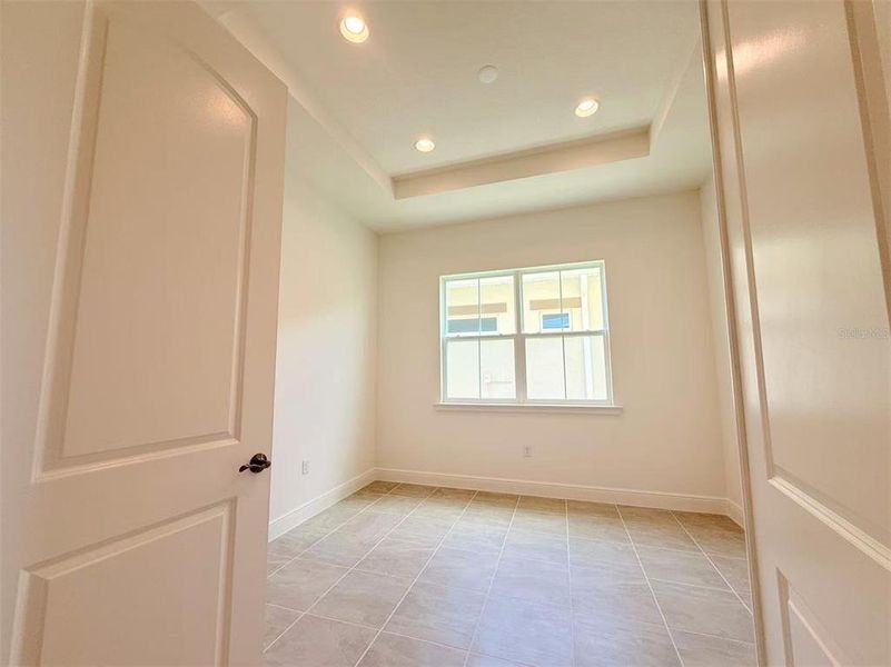 Spacious, unfurnished interior of a new home in , St. Cloud (Image 41).