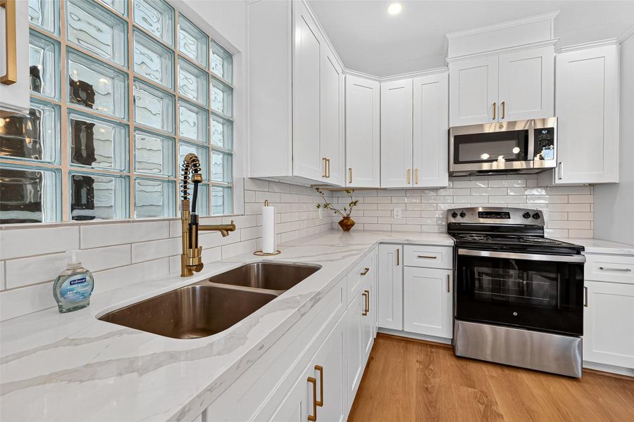 Furnished interior view inside a new home in , Houston (Image 8). Furnished interior view inside a new home in , Houston (Image 8).