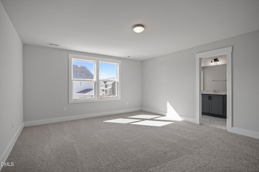 019_AP2-0309 Primary Bedroom - Medium