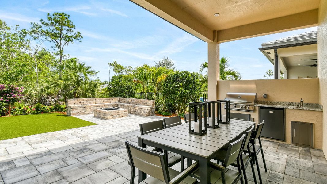 Lanai and Summer Kitchen Lanai and Summer Kitchen