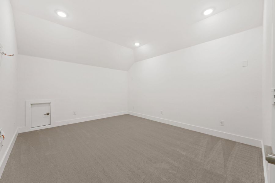 Spacious, unfurnished interior of a new home in Union Park, Little Elm (Image 22).