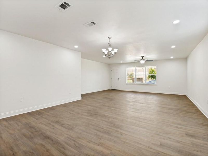 Spacious, unfurnished interior of a new home in , Dallas (Image 18).