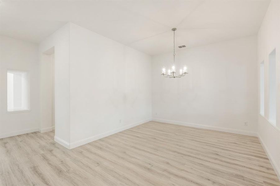Spacious, unfurnished interior of a new home in Terracina, Rockwall (Image 22).