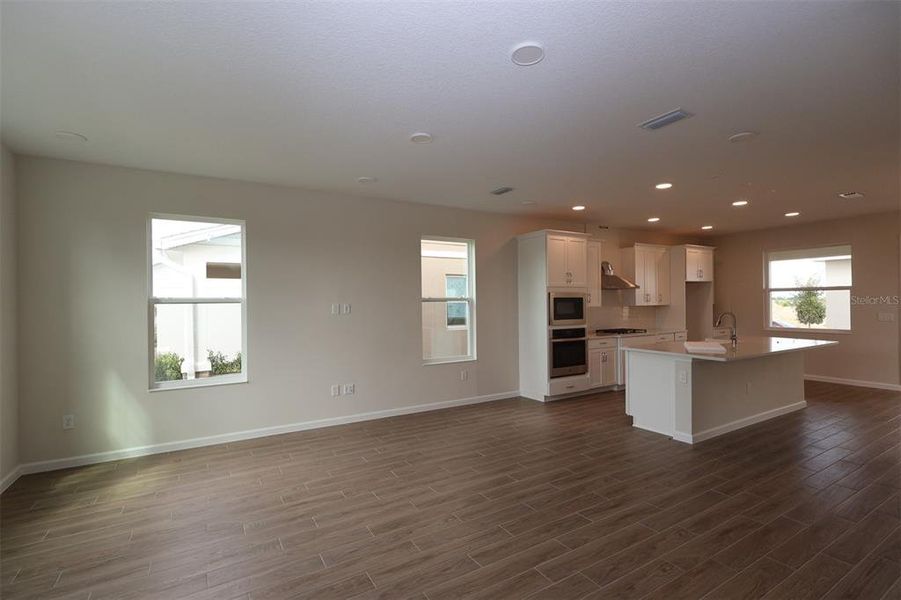 Spacious, unfurnished interior of a new home in Lake Star at Ovation, Winter Garden (Image 26).
