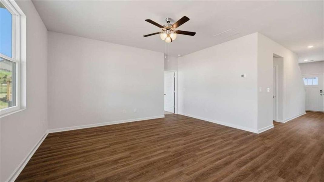 Spacious, unfurnished interior of a new home in Twin Lakes, Hoschton (Image 31).