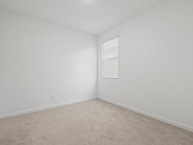 Spacious, unfurnished interior of a new home in Paloma Creek - Estate Series, Surprise (Image 9).