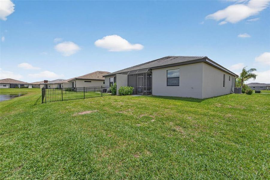 Exterior details and patio area of a home in , Bradenton (Image 28).