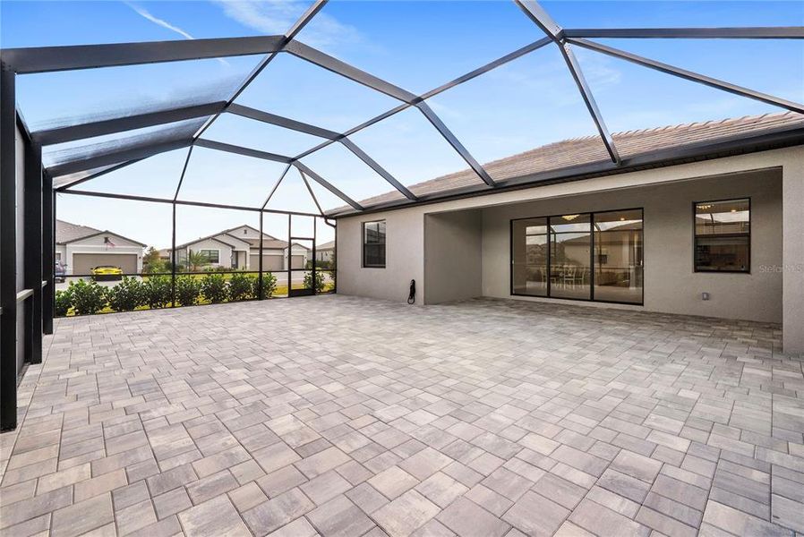 Exterior details and patio area of a home in , Bradenton (Image 27).