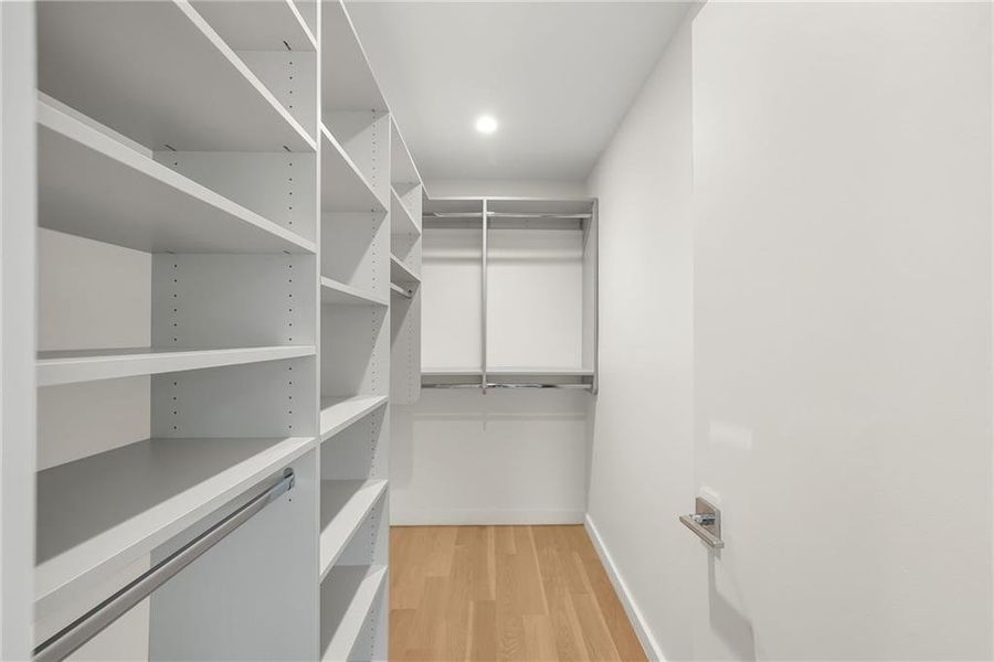 Spacious, unfurnished interior of a new home in , Atlanta (Image 29).