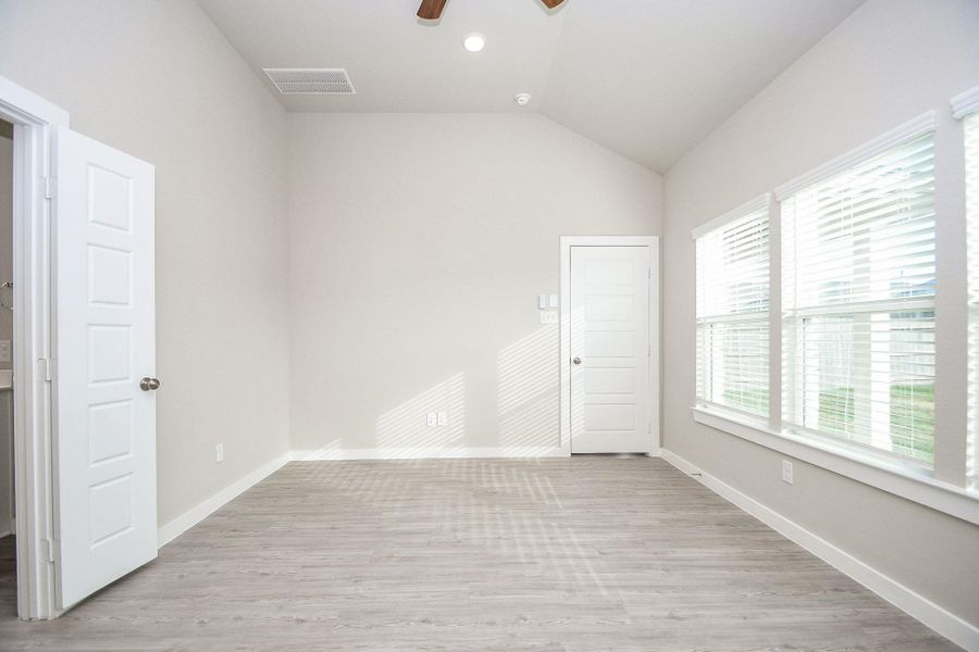 Spacious, unfurnished interior of a new home in Marvida, Cypress (Image 25).