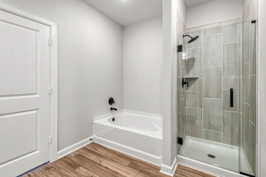 Furnished interior view inside a new home in Sweetwater Ridge, Conroe (Image 10).