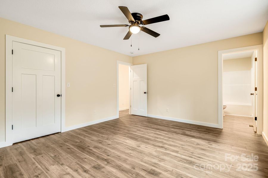 Spacious, unfurnished interior of a new home in , Weaverville (Image 16).